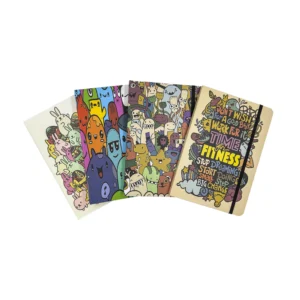 Cuatro cuadernos cuadriculados con motivos de conejos en fila, mostrando las carátulas de los cuatro diseños de conejos divertidos y coloridos, cada uno con su caucho elástico.