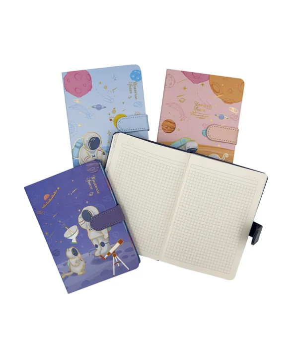 AG808-41_2 Agenda de notas con broche gato astronauta