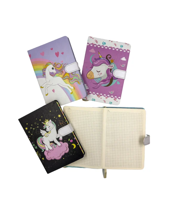Agenda de notas con broche unicornio